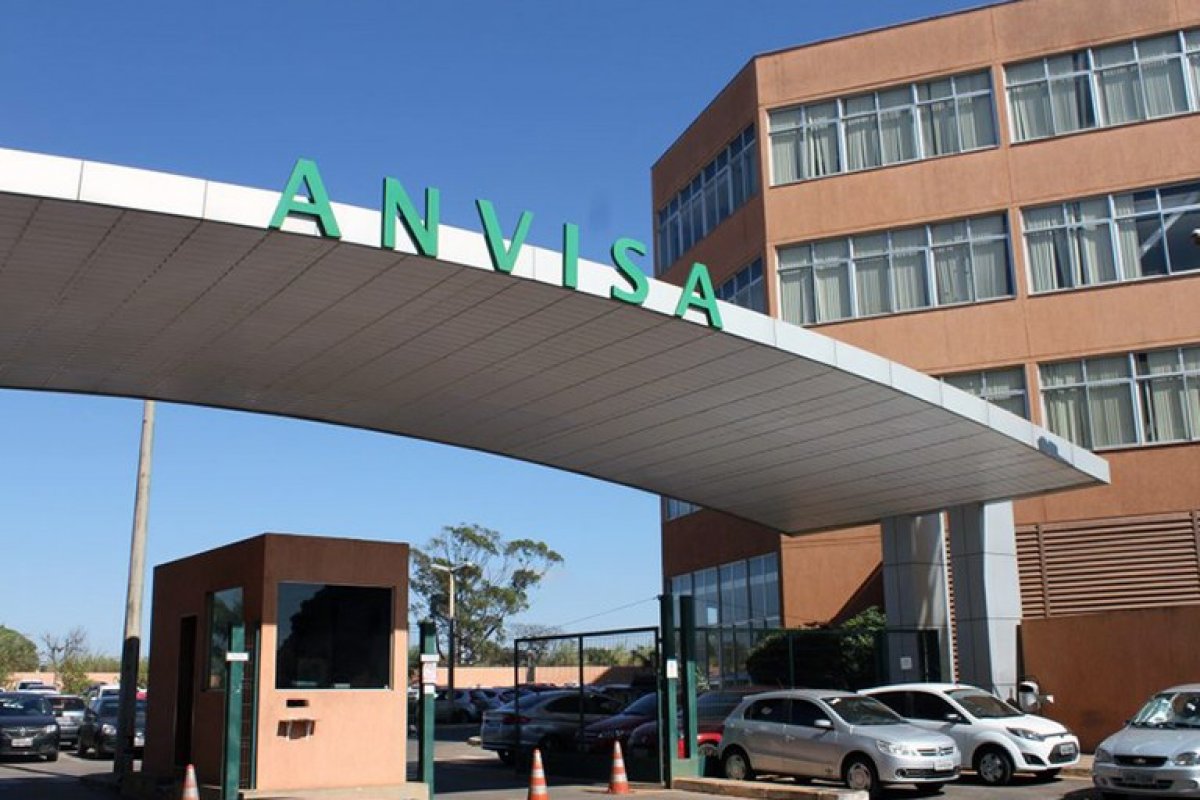 Anvisa autoriza estudos de eficácia de medicamento para pneumonia ligada à Covid-19