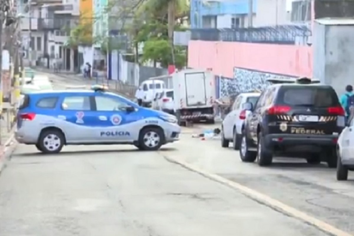 Homens tentam explodir caixas eletrônicos em banco na Fazenda Grande do Retiro, em Salvador
