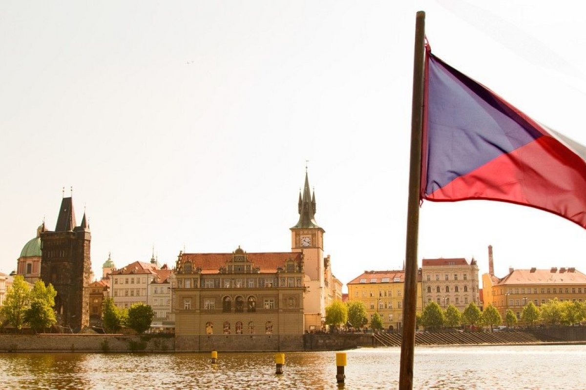 Três pessoas morrem em acidente com trens na República Tcheca