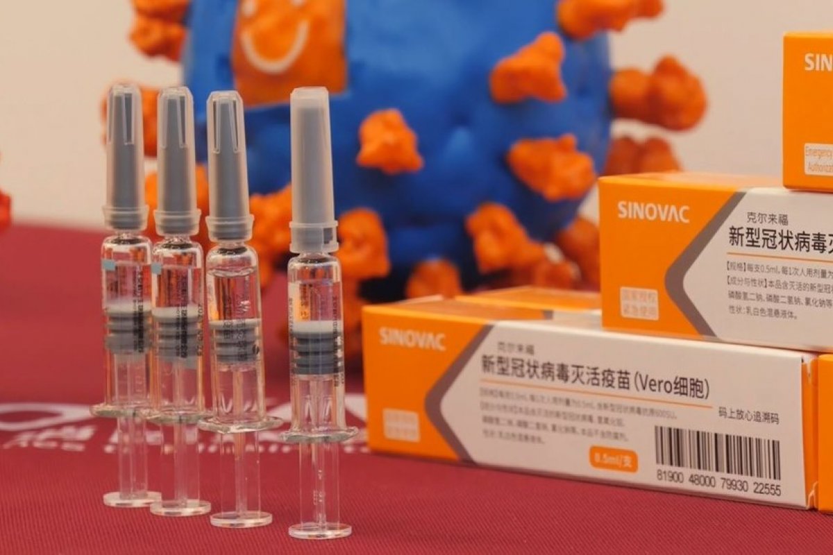 Covid-19: estudo realizado no Chile aponta eficácia de 89,68% da Coronavac para internações em UTI