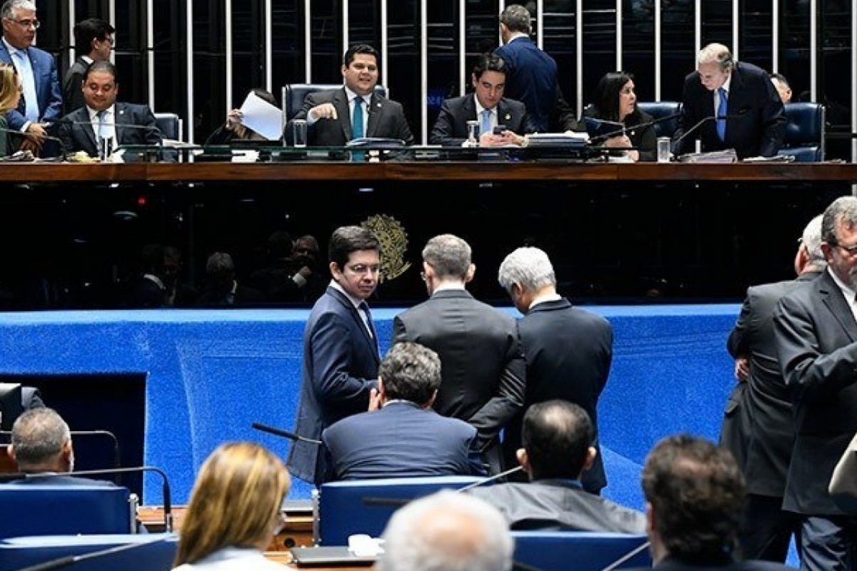 Câmara vota projeto sobre partidos