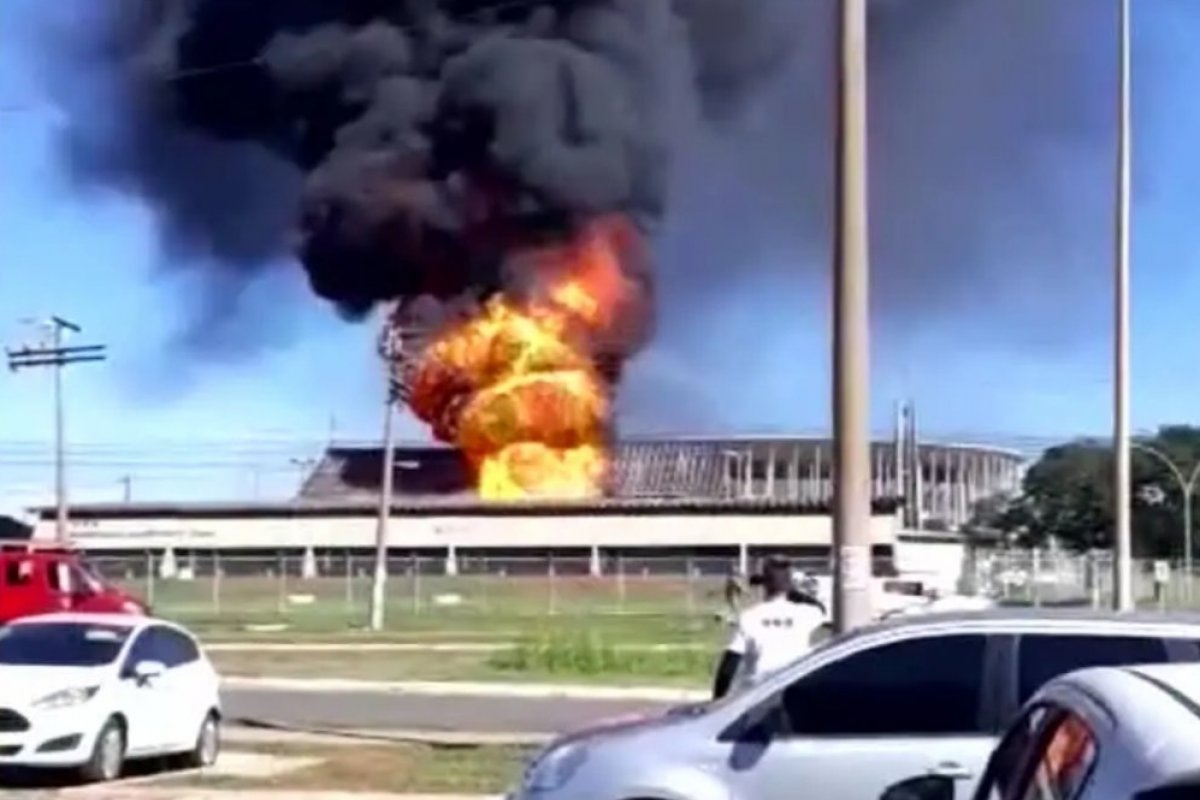 Brasília: incêndio em subestação deixa 17 mil imóveis sem energia 