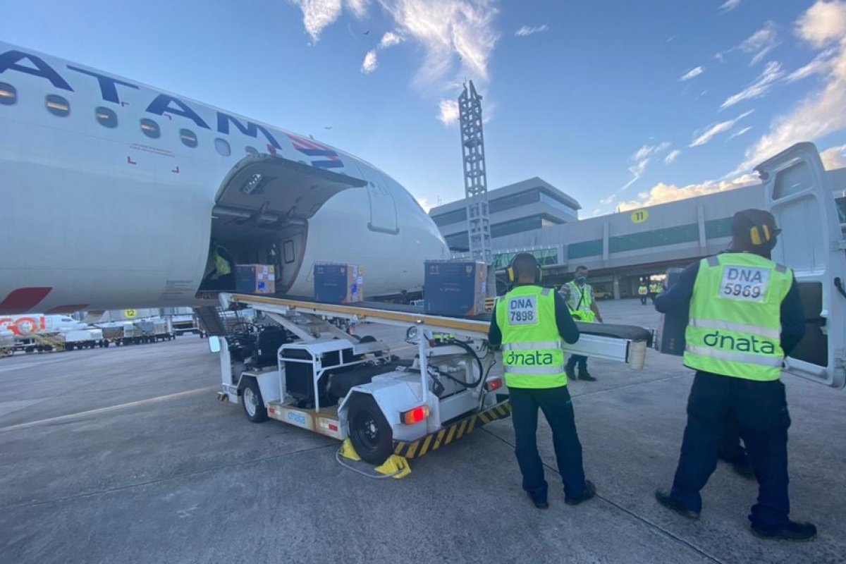 Bahia: Governo Federal envia novo lote com mais de 160 mil doses da vacina Pfizer