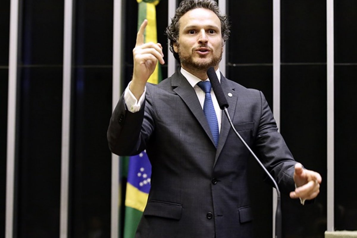 O Lado B de Brasília - Fred Costa: não podemos ser mais um, temos que objetivar ser o melhor