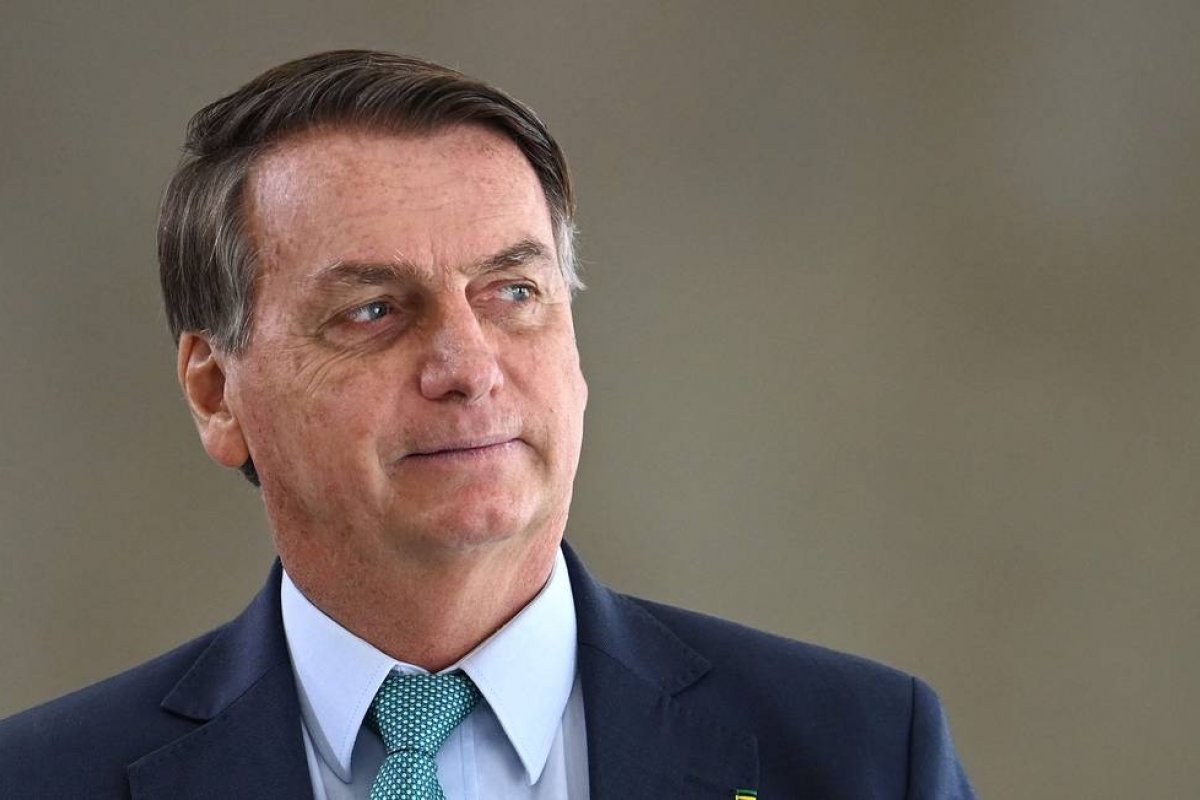 Bolsonaro anuncia programa substituto do Bolsa Família