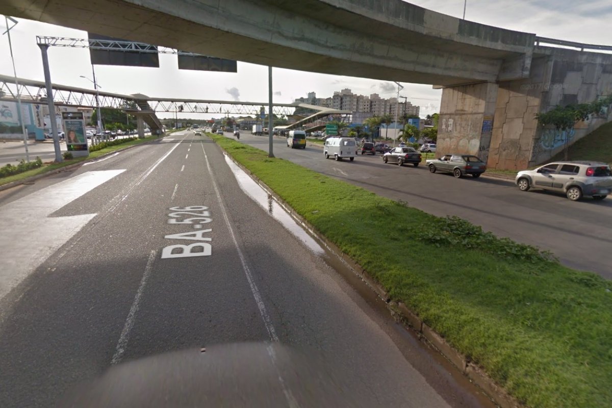 Motociclista fica ferido após batida com carro no bairro de São Cristóvão