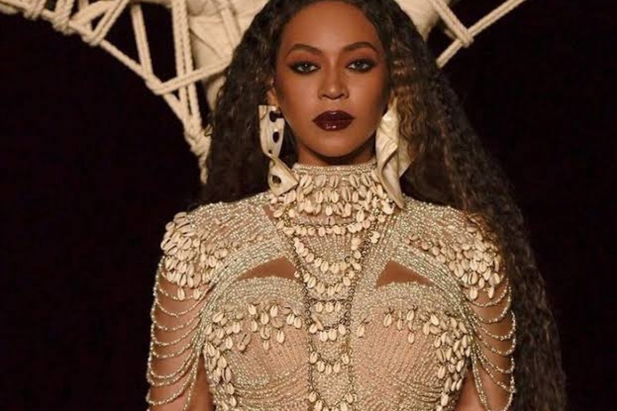 Beyoncé e Adidas apresentam novos tênis