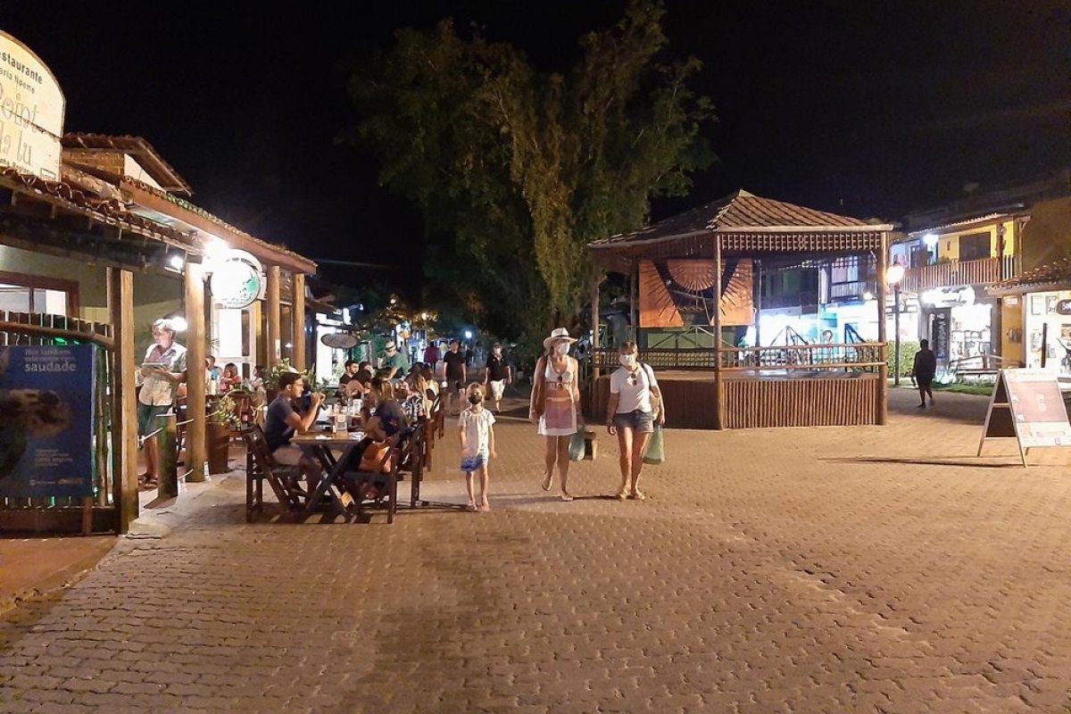 Cidade baiana onde fica a Praia do Forte é liberada para eventos com até 500 pessoas