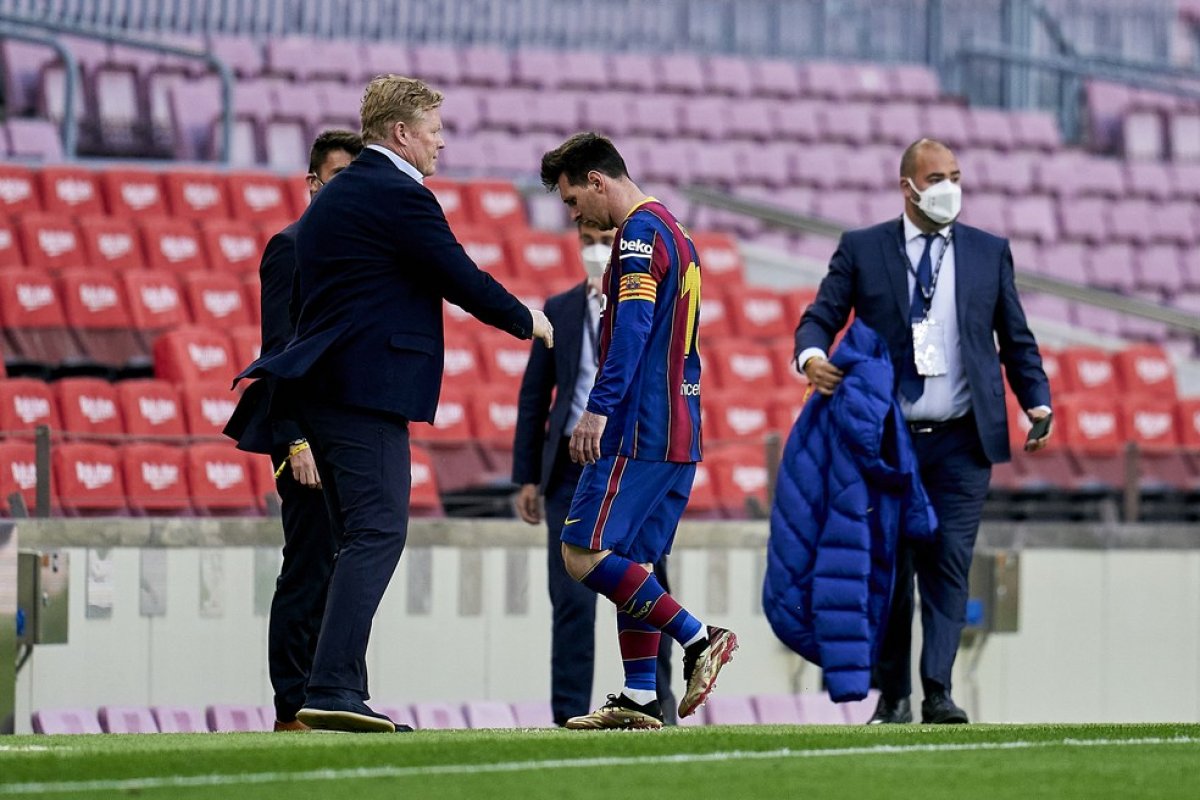 Barcelona anuncia saída de Lionel Messi após 17 temporadas