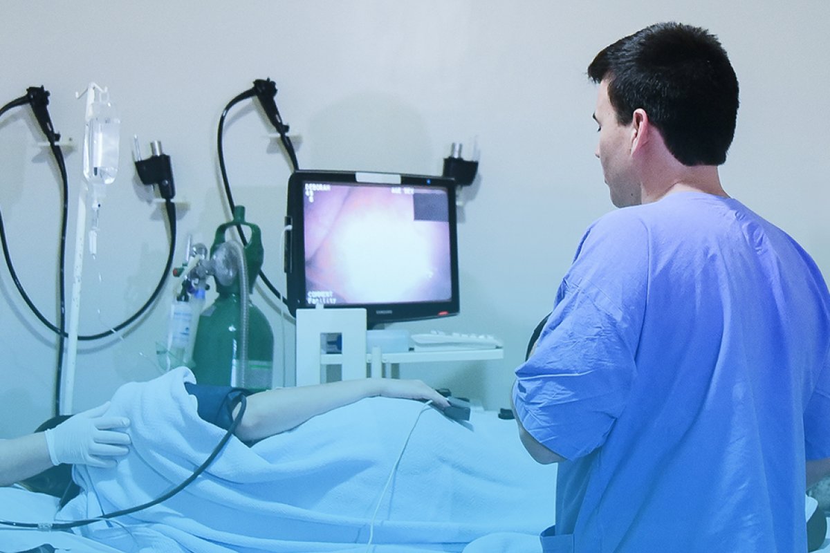 Pandemia reduz cerca de 60% o volume de colonoscopias