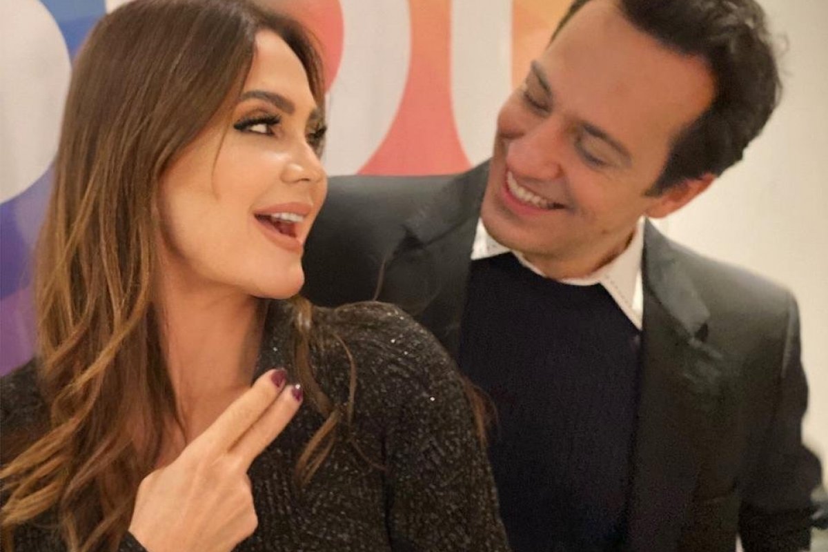 Ela voltou! Claudia Métne grava seu retorno ao palco no Programa Casos de Família do SBT