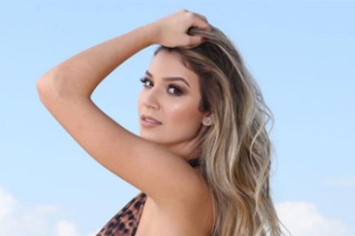 Irmã de Luan Santana surge de biquíni e fãs ficam eufóricos