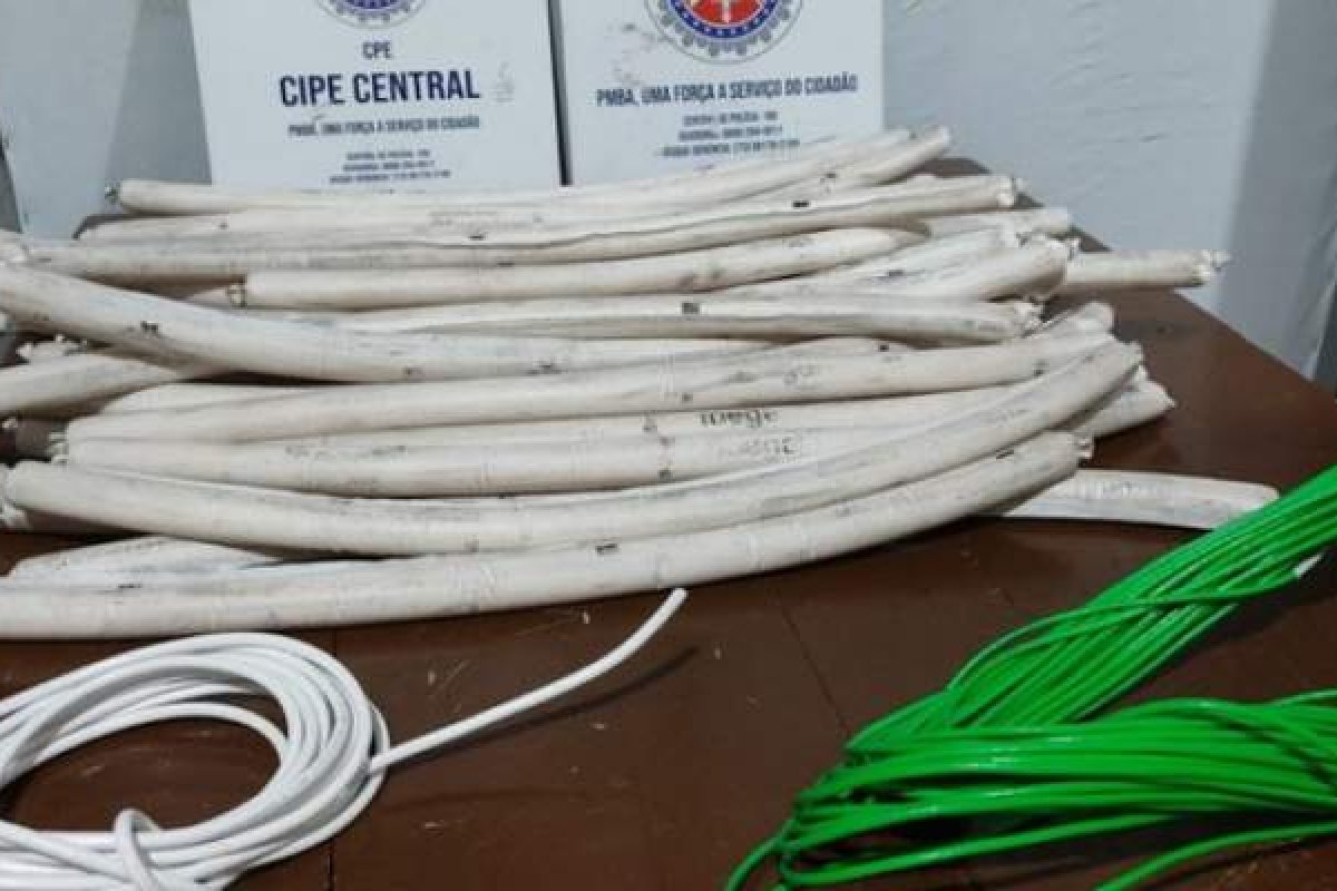 Ação integrada da PRF e PMBA apreende dinamite, espingarda e munições em Jequié