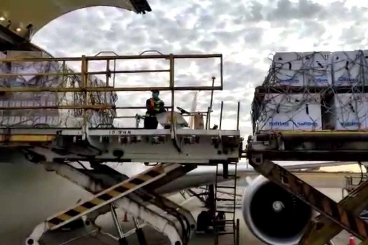 Pfizer entrega ao Brasil 2,1 milhões de doses da vacina neste domingo (8)