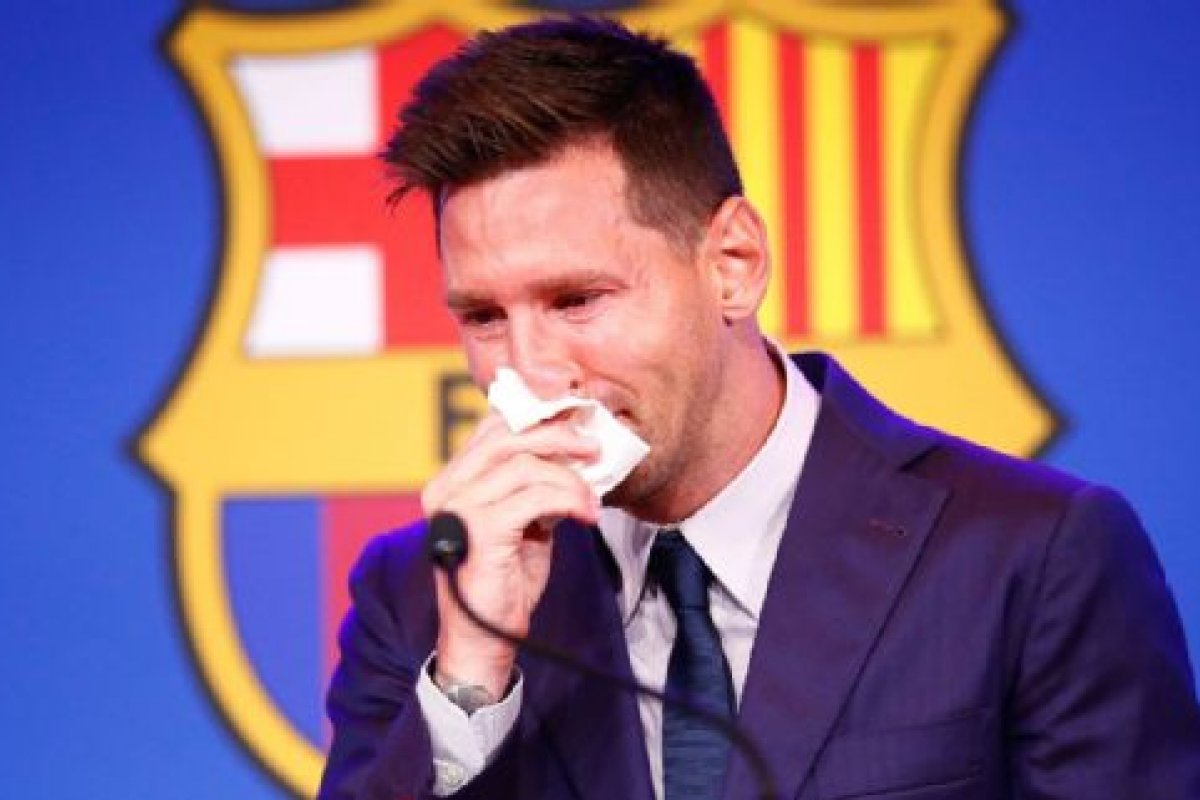 Vídeo: Messi chora ao deixar o Barcelona, mesmo querendo ficar: 'É muito difícil para mim sair depois de tantos anos'