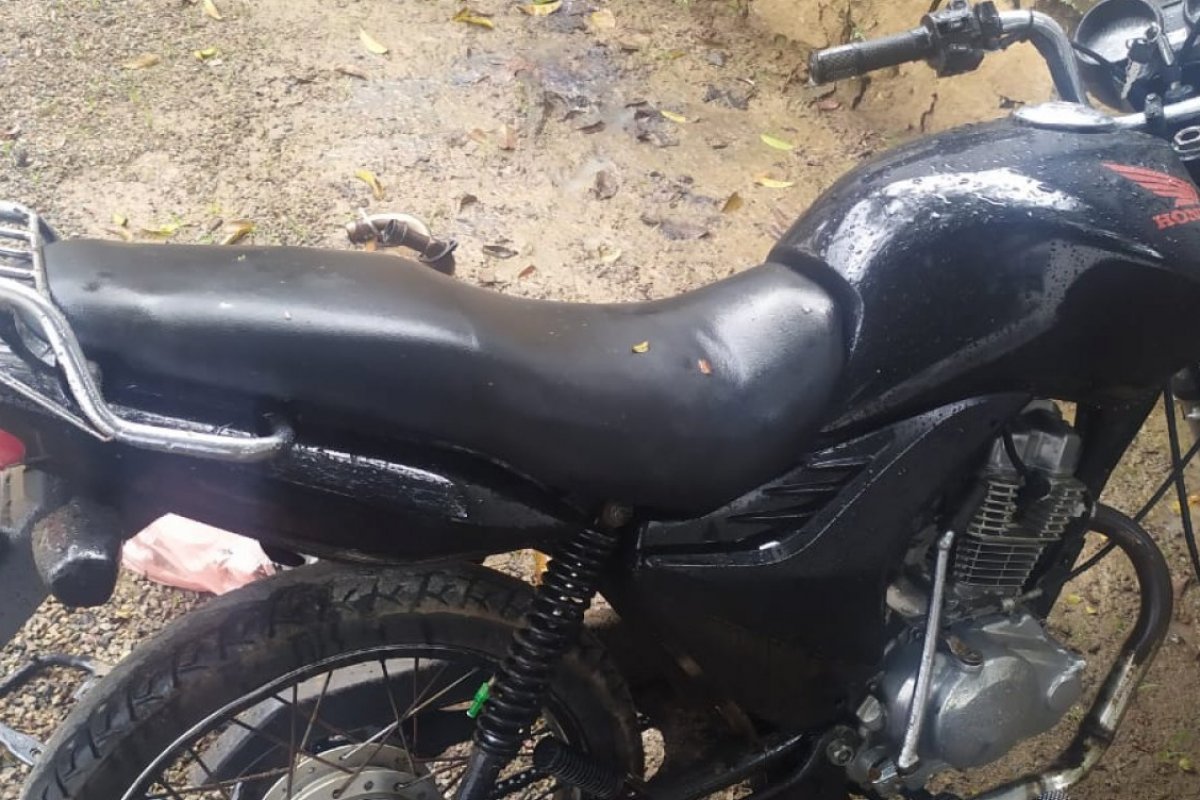 Suspeitos de roubo de motocicletas são presos em Laje, interior da Bahia