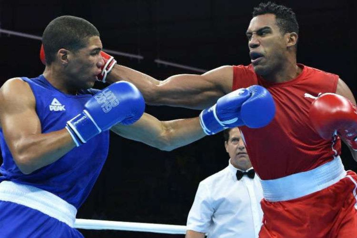 Hebert Sousa se classifica para semifinal do Mundial de Boxe