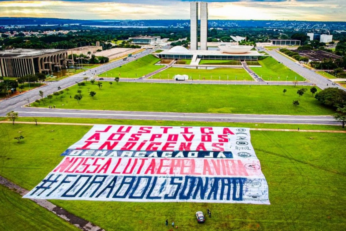 Organizações indígenas acusam Bolsonaro de genocídio no Tribunal Penal em Haia