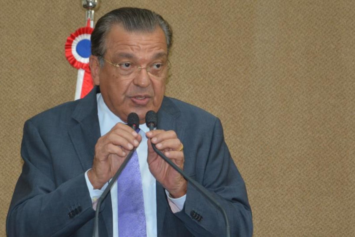 Targino Machado diz que projeto do governo de equiparação salarial é por causa da aproximação do ano eleitoral