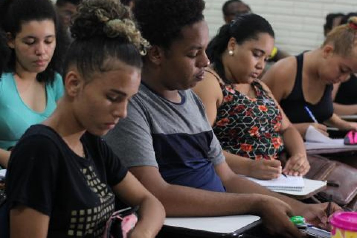 Aulas preparatórias para concurso da PM e CB são ofertados por Bases Comunitárias