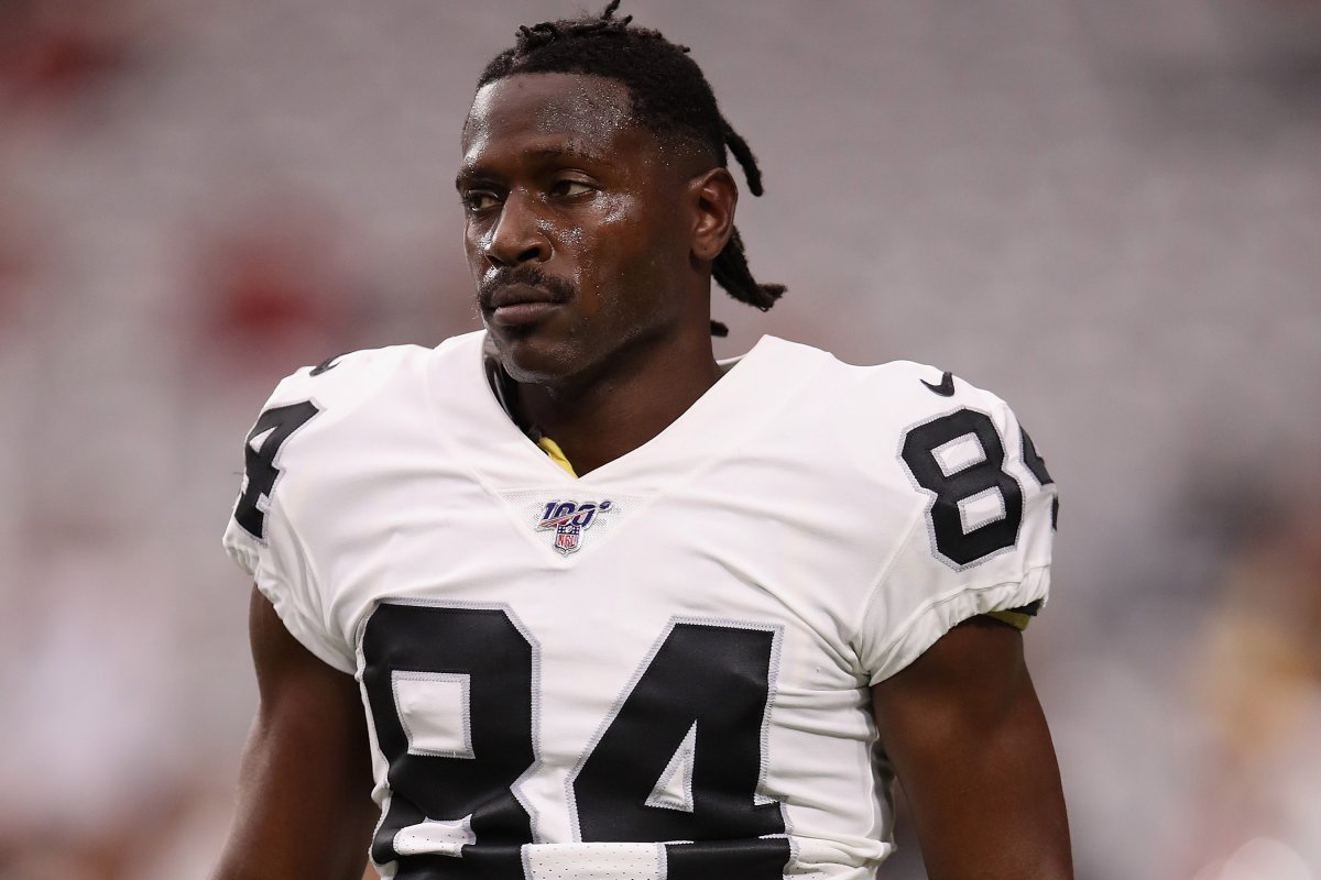 Após acusação de assédio, jogador da NFL se livra de processo por estupro