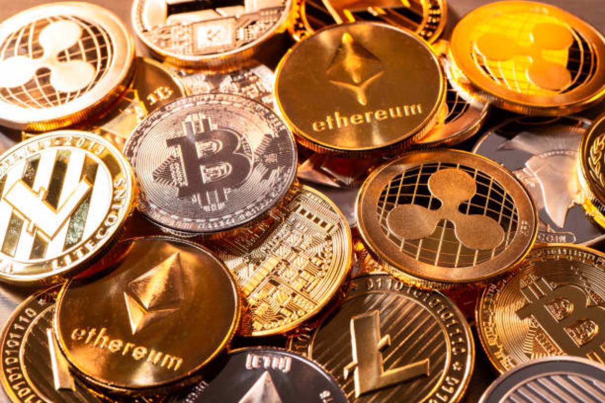 Hackers roubam US$ 600 milhões em criptomoedas 