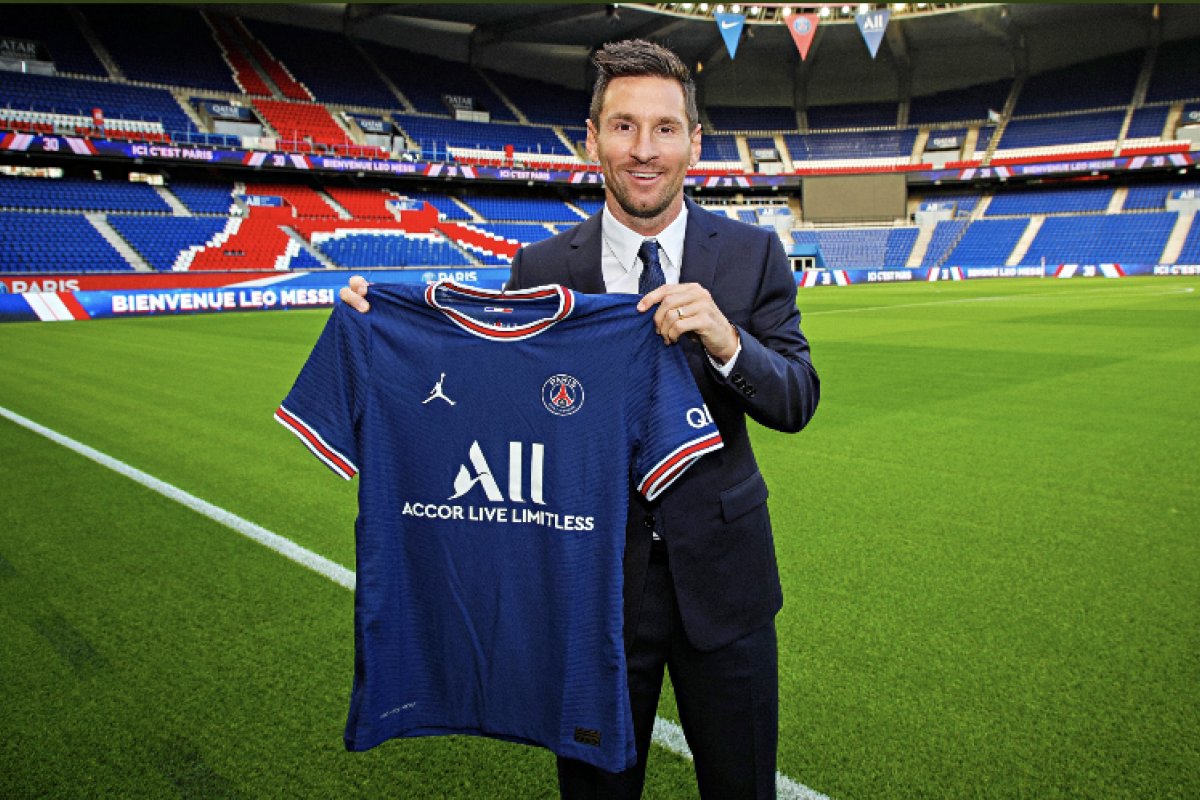 PSG divulga contratação de Messi