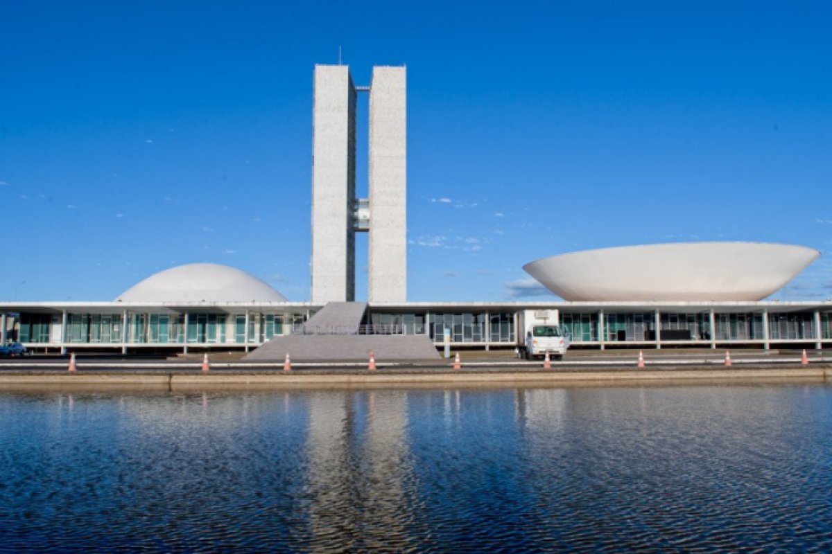 Senado aprova PL que prevê revogação da Lei de Segurança Nacional