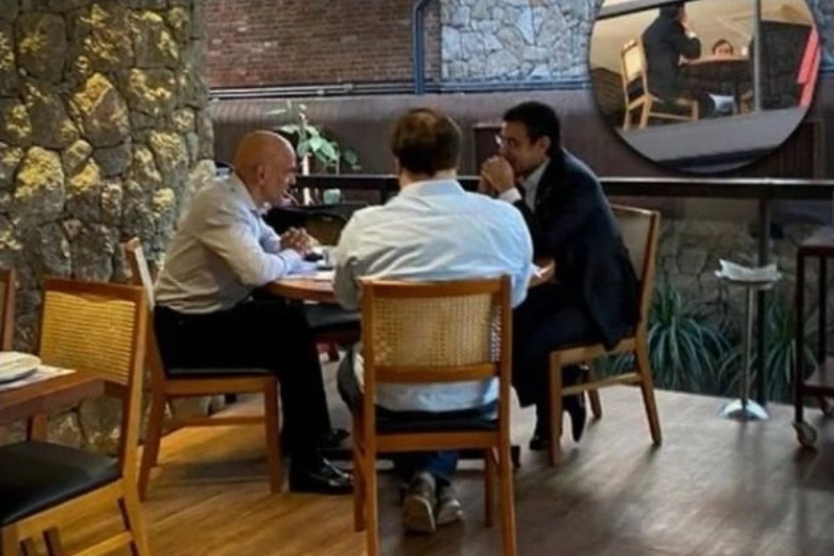 Rodrigo Maia e Alexandre de Moraes almoçam juntos em São Paulo