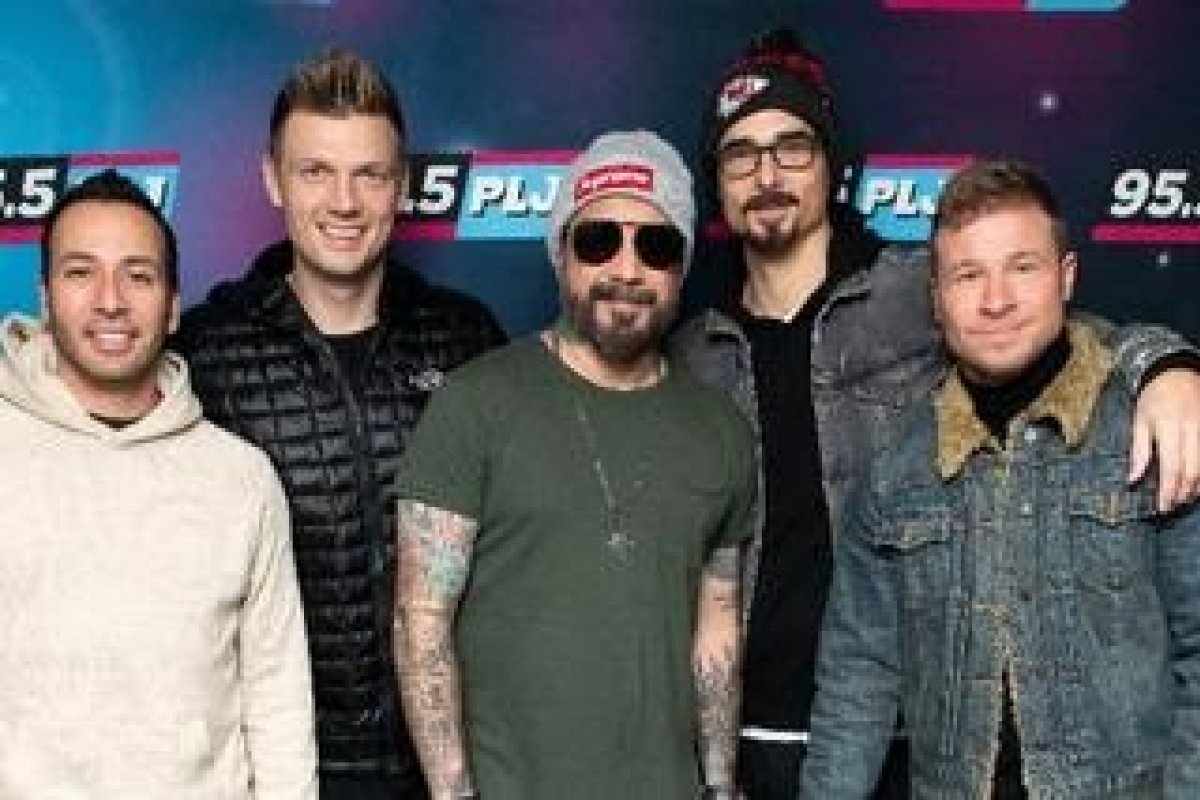 Músico do Backstreet Boys diz que irmão quer matar sua esposa grávida e pede ordem de restrição