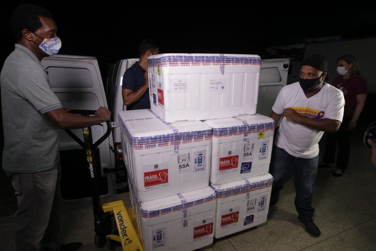 Governo Federal envia mais de 140 mil doses de vacinas contra Covid para a Bahia nesta quarta (11)