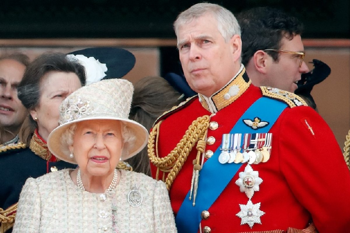 Após ser acusado de abuso sexual, Andrew será confrontado pela primeira vez pela Rainha Elizabeth 