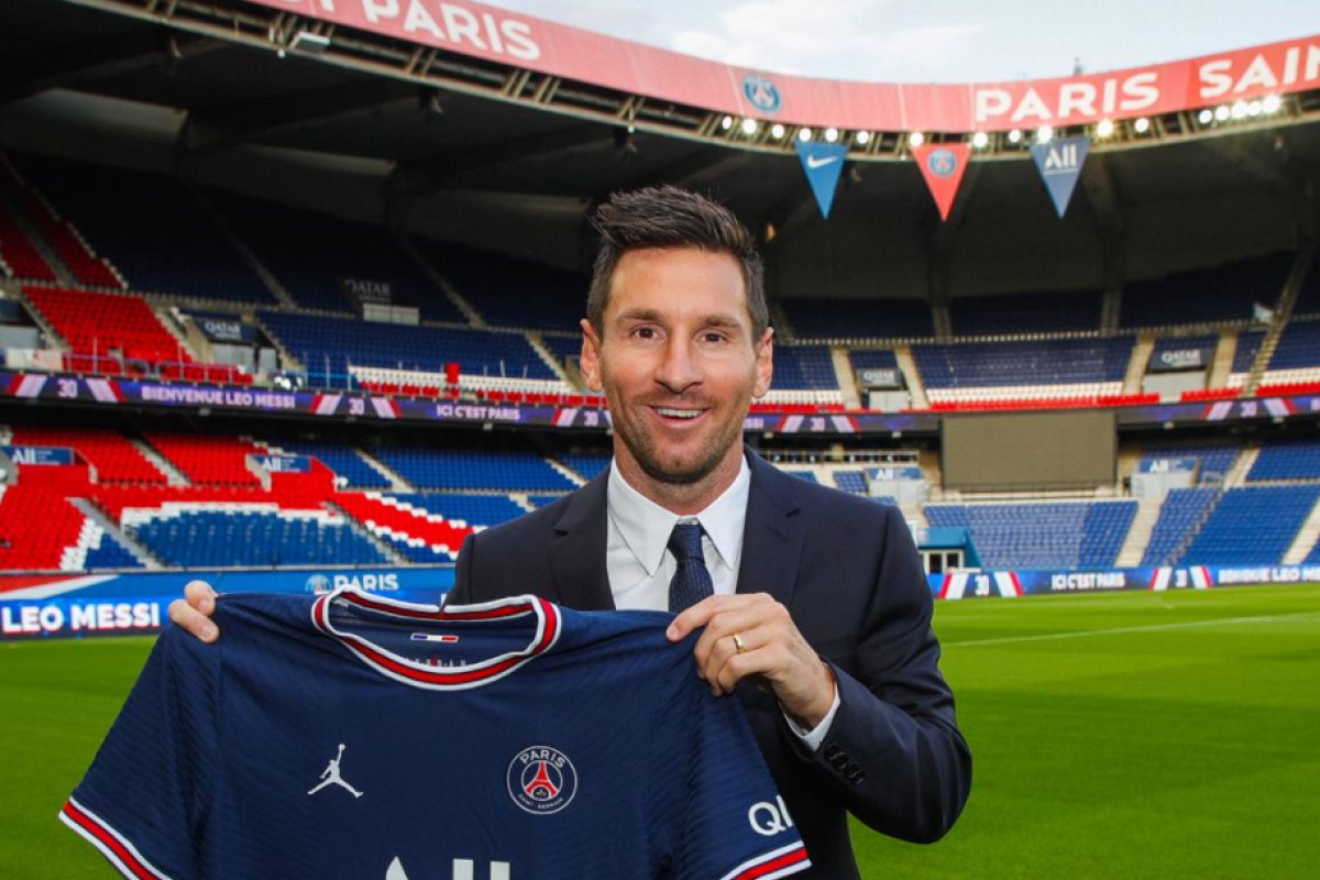 Messi é apresentado oficialmente no PSG