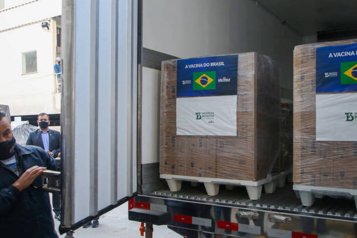 Butantan entrega mais 2 milhões de doses da CoronaVac ao Ministério da Saúde