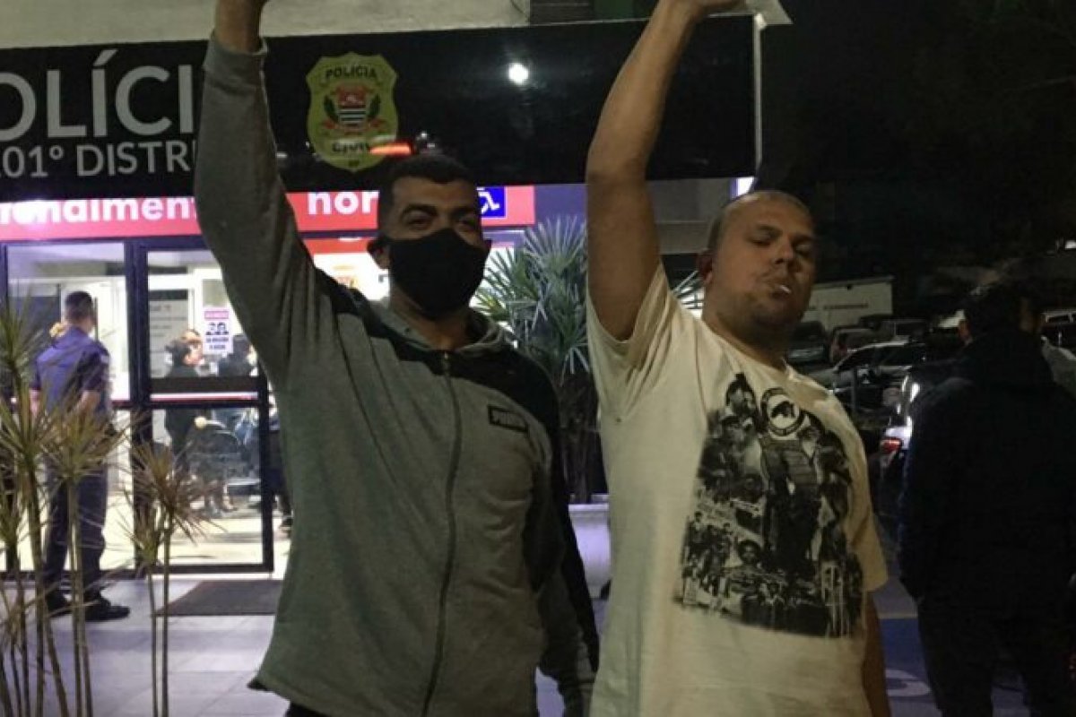 Justiça de SP libera outros dois acusados de incendiar estátua de Borba Gato