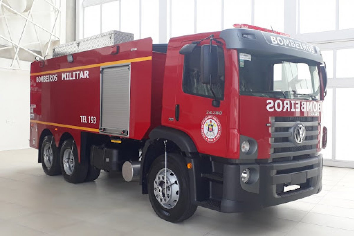 Poste pega fogo no bairro de Macaúbas, em Salvador