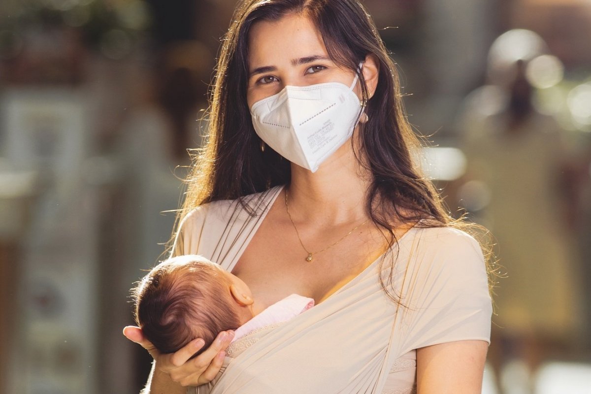 Agosto Dourado: exposição fotográfica alerta sobre a importância da amamentação