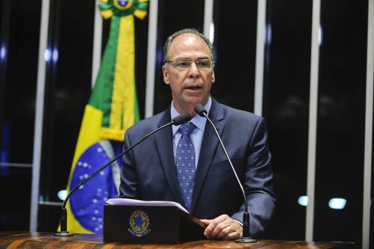 PF investiga senador Fernando Bezerra Coelho e faz buscas no Congresso