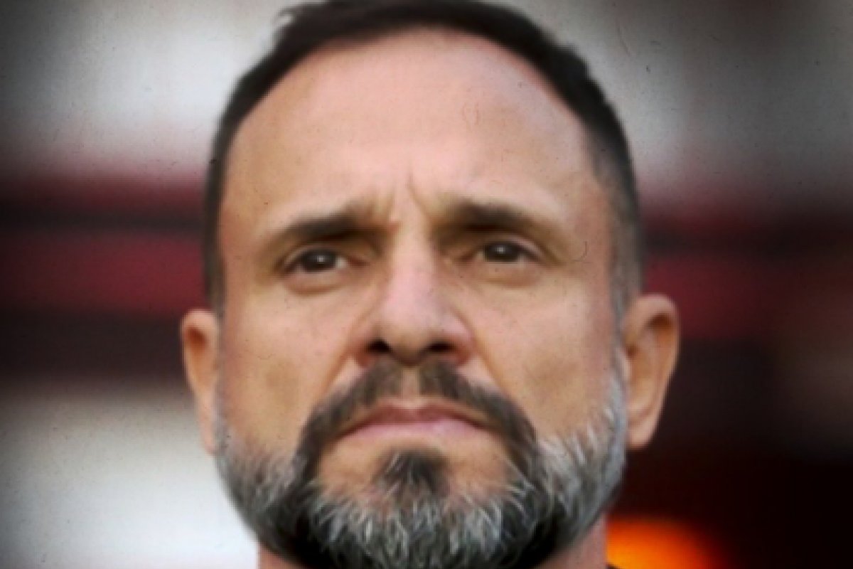 Vitória anuncia a contratação do técnico Wagner Lopes