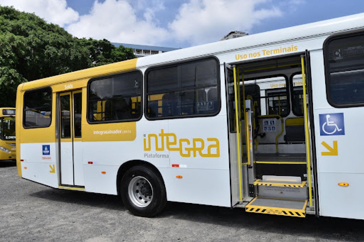 Após tiroteio, ônibus do transporte público de Salvador tem circulação restrita em Valéria