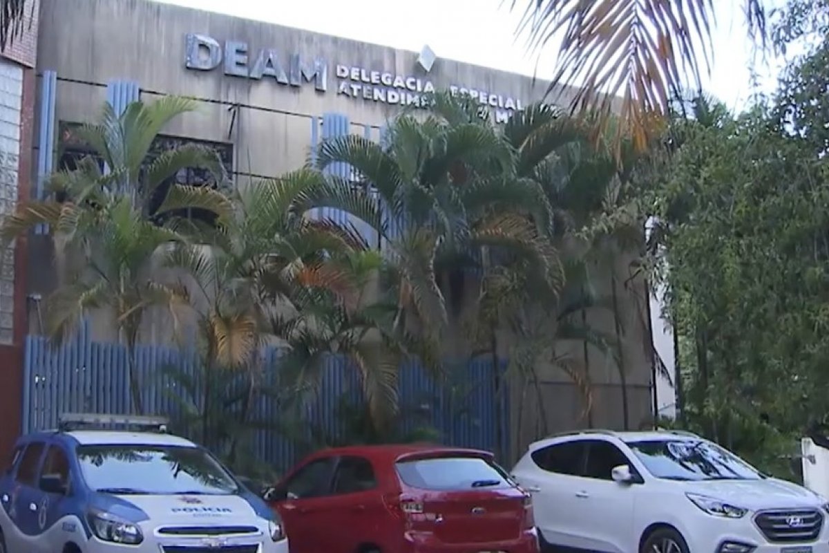 Mulher tem parte do corpo incendiado pelo companheiro em Salvador