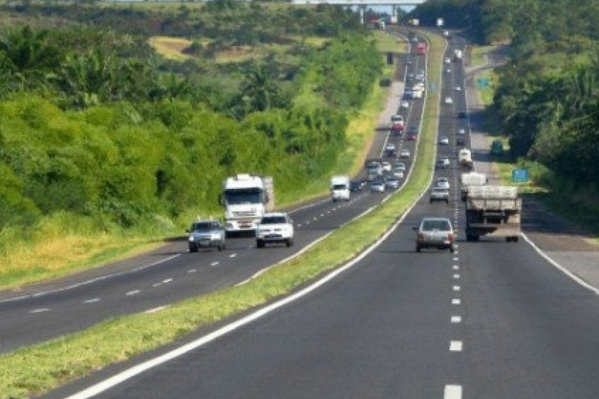 BR-324 será interditada para instalação de passarela