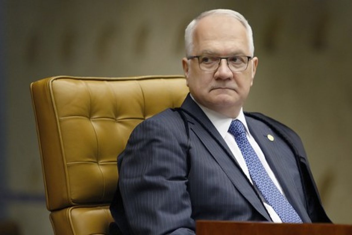 Fachin determina que PF esclareça inquérito contra CPI da Covid