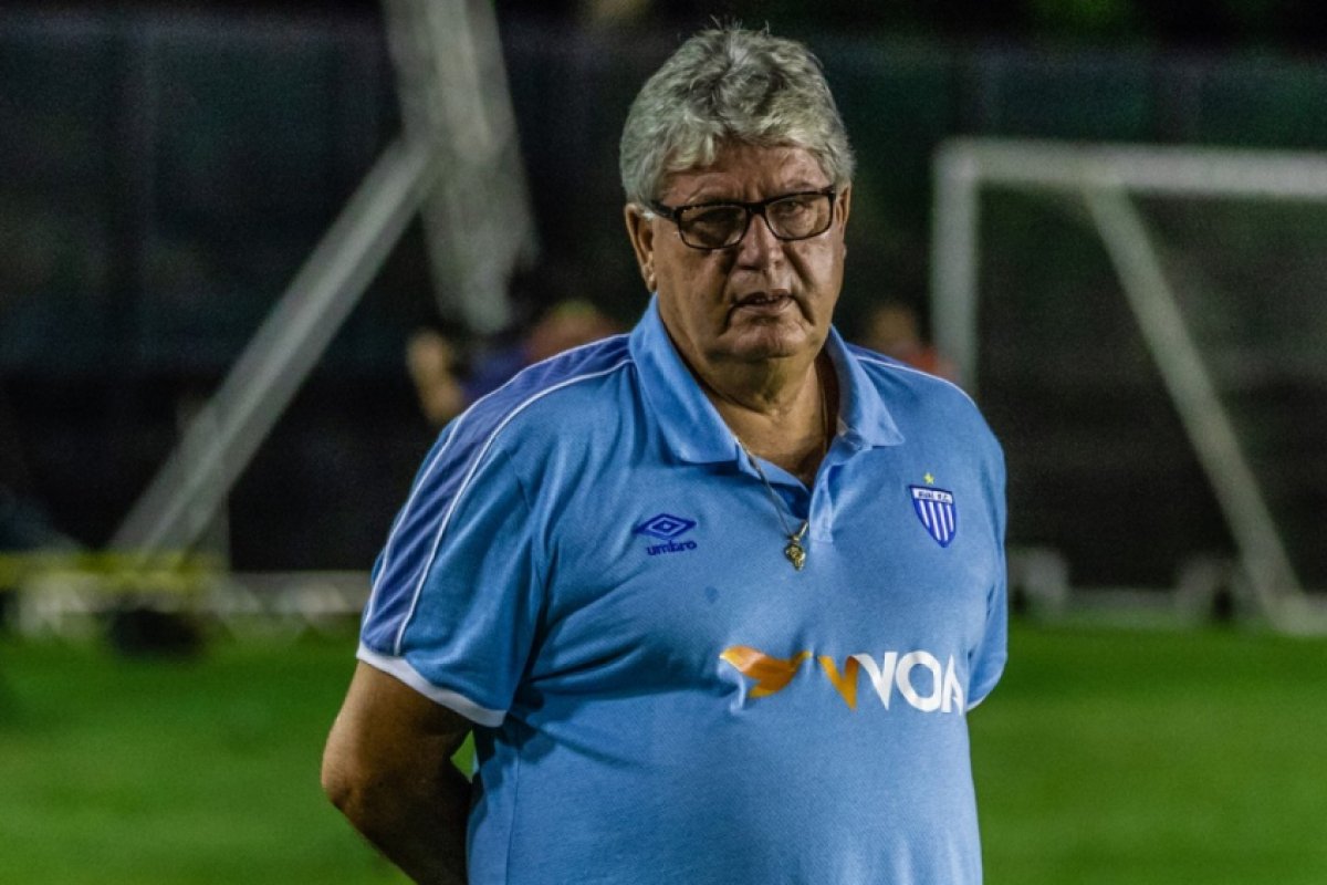 Geninho é anunciado como novo técnico do Vitória