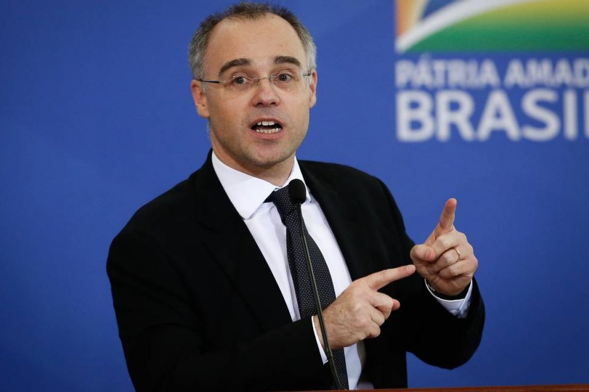 CCJ deve sabatinar Mendonça para vaga no STF em setembro