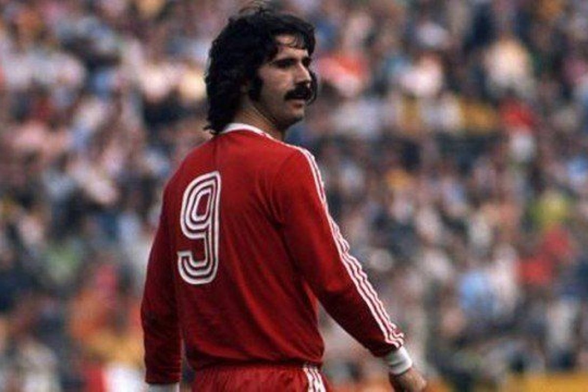 Gerd Muller, ícone do futebol alemão, morre aos 75 anos
