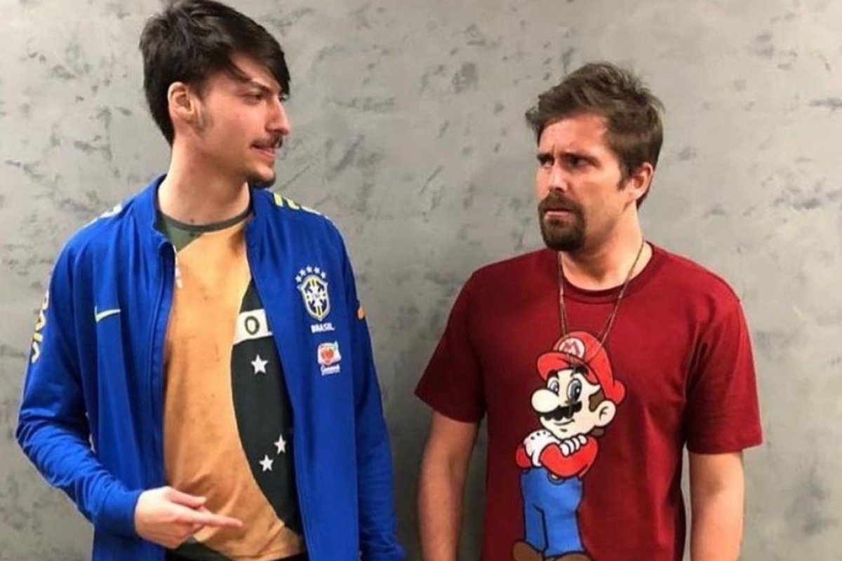 Filho 04 de Bolsonaro provoca Bruno Gagliasso em post de Thiago, irmão do ator