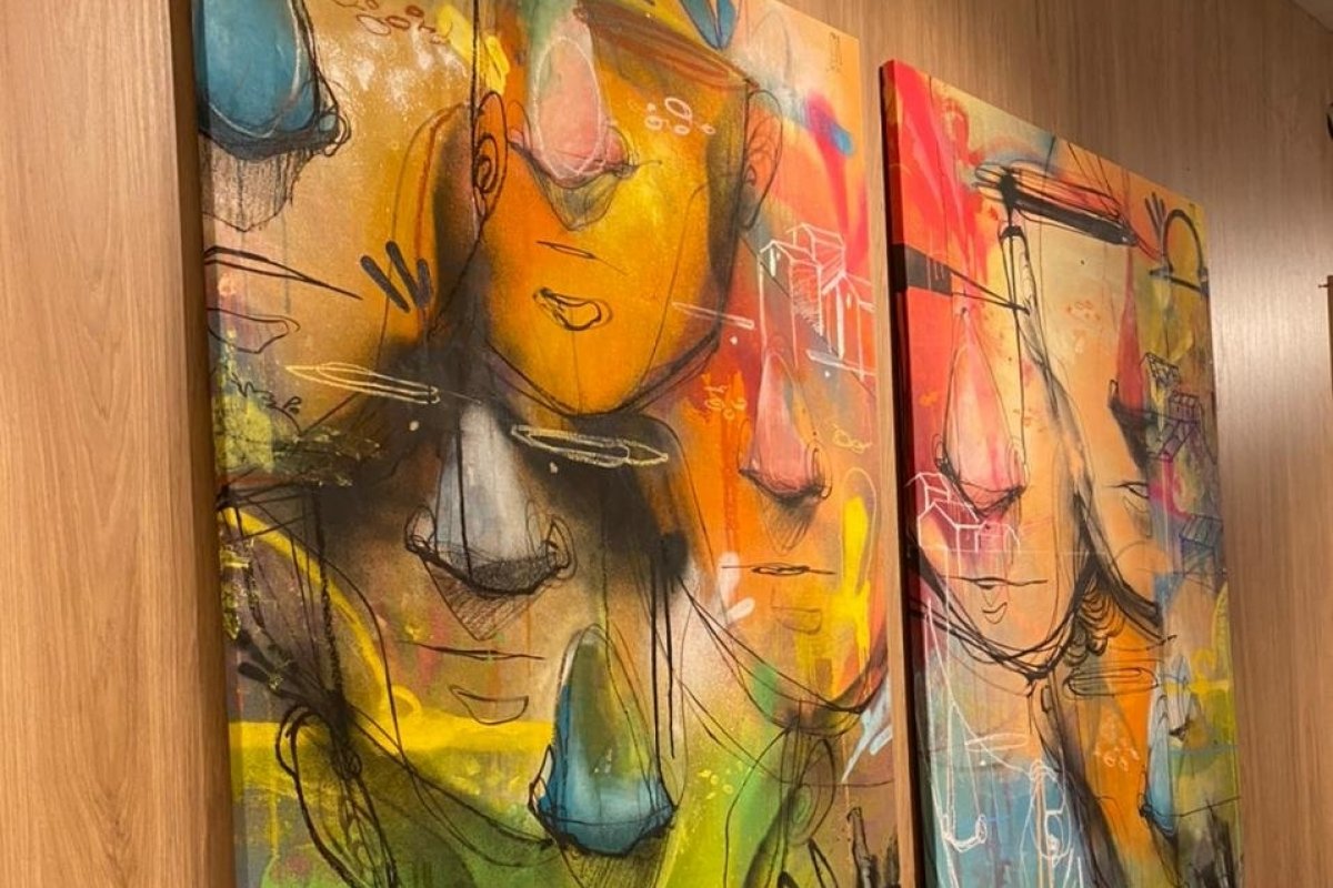 Exposição de Onekbça segue até outubro na Baú+