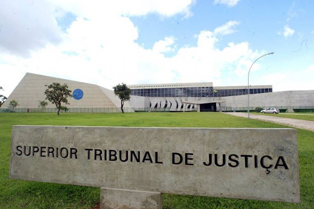 STJ mantém sigilo telefônico de piloto condenado a nove anos de prisão por tráfico internacional