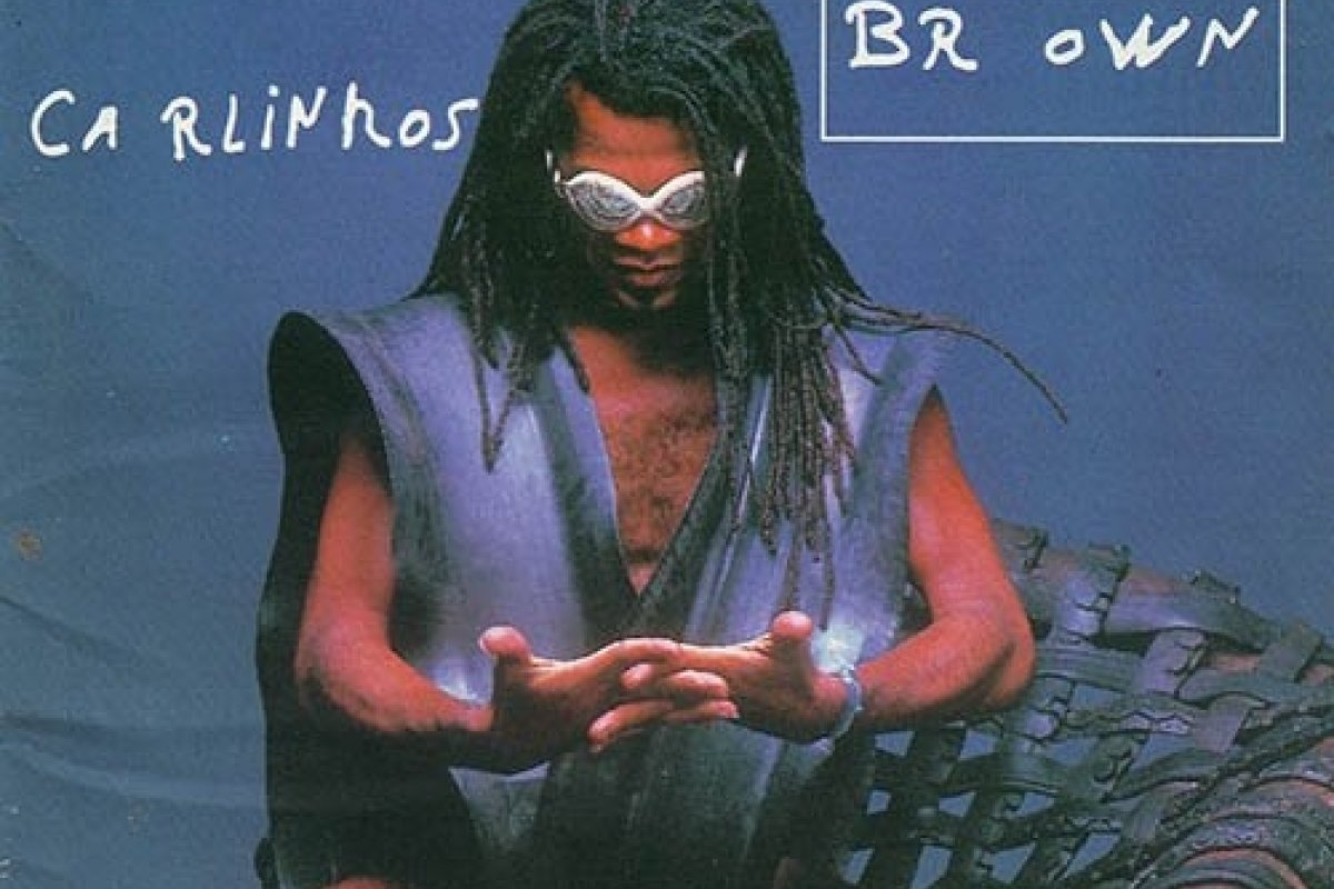Álbum de estreia de Carlinhos Brown completa 25 anos e chega às plataformas digitais nesta sexta, 20 de agosto